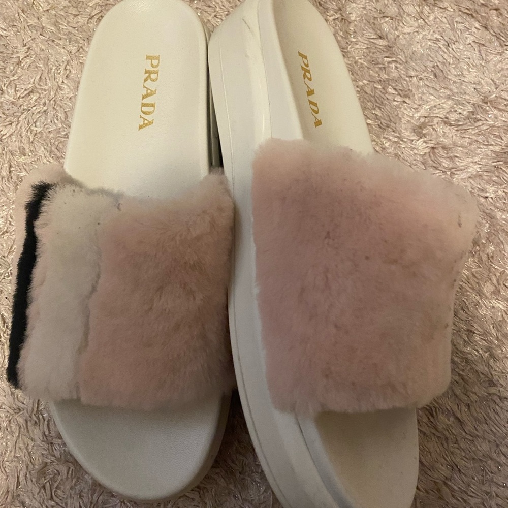 Prada slides - Picture 3 of 3
